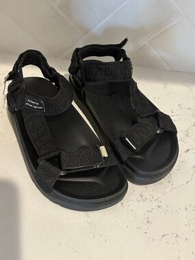 Zara black velcro sandals size 33